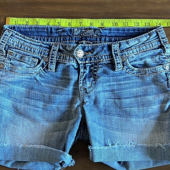 (26”) Silver Short Shorts - Picture 7 of 10